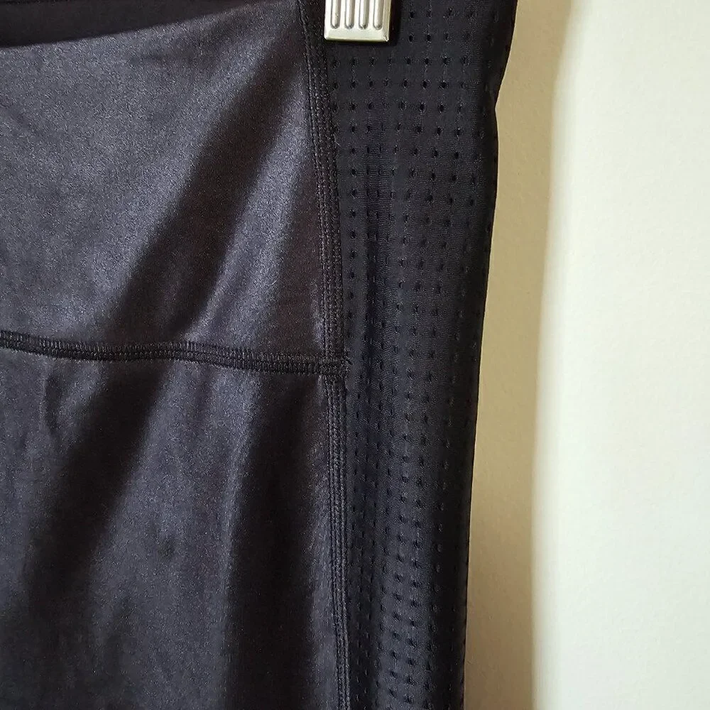 EUC LIKE NEW FABLETICS MOTION 365+ BY FABLETICS BLACK SOFT LEGGINGS SIZE MEDIUM